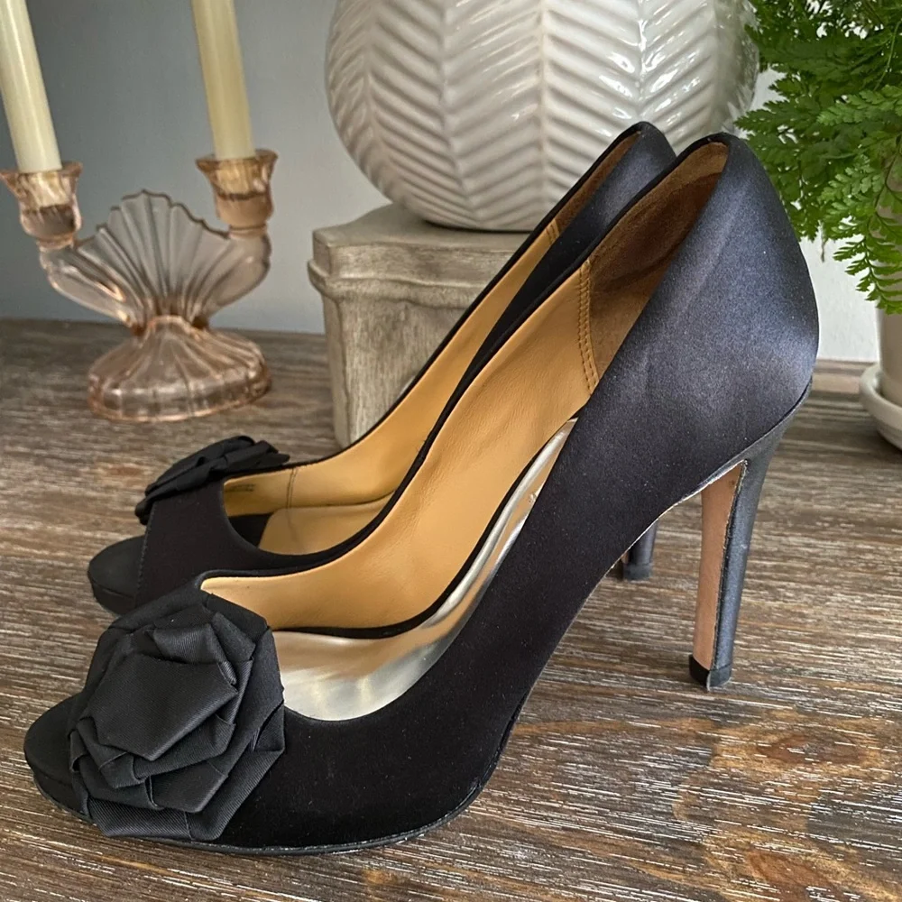 Badgley Mischka‎ Women’s Black Satin Peep Toe Stilettos, 7M MSRP $245